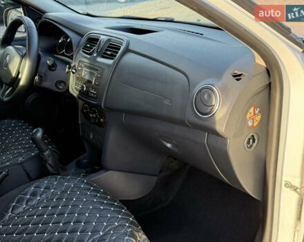 Белый Рено Логан МСВ, объемом двигателя 1.5 л и пробегом 222 тыс. км за 5799 $, фото 32 на Automoto.ua