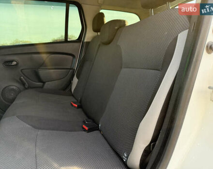 Белый Рено Логан МСВ, объемом двигателя 1.5 л и пробегом 222 тыс. км за 5799 $, фото 35 на Automoto.ua