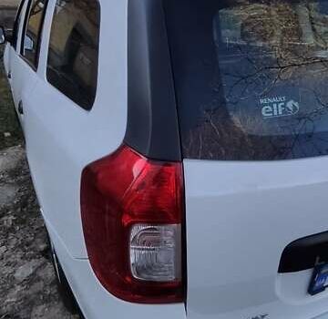 Белый Рено Логан МСВ, объемом двигателя 1.5 л и пробегом 69 тыс. км за 10600 $, фото 5 на Automoto.ua