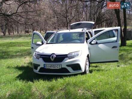 Белый Рено Логан МСВ, объемом двигателя 1.5 л и пробегом 319 тыс. км за 7000 $, фото 1 на Automoto.ua