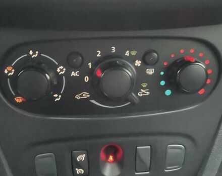 Бежевый Рено Логан МСВ, объемом двигателя 1.15 л и пробегом 155 тыс. км за 5900 $, фото 11 на Automoto.ua