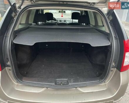 Бежевый Рено Логан МСВ, объемом двигателя 1.15 л и пробегом 155 тыс. км за 5900 $, фото 7 на Automoto.ua