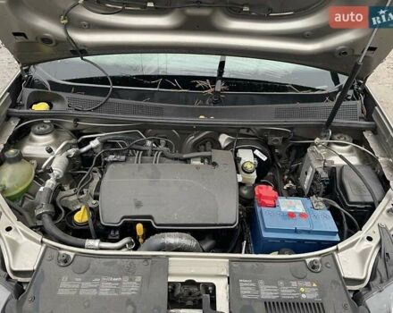 Бежевый Рено Логан МСВ, объемом двигателя 1.15 л и пробегом 155 тыс. км за 5900 $, фото 8 на Automoto.ua