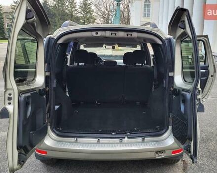 Серый Рено Логан МСВ, объемом двигателя 1.6 л и пробегом 146 тыс. км за 5900 $, фото 3 на Automoto.ua