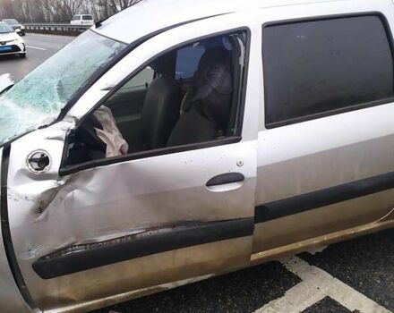 Серый Рено Логан МСВ, объемом двигателя 1.5 л и пробегом 202 тыс. км за 2300 $, фото 3 на Automoto.ua