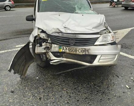 Серый Рено Логан МСВ, объемом двигателя 1.5 л и пробегом 202 тыс. км за 2300 $, фото 1 на Automoto.ua