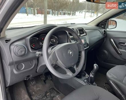 Серый Рено Логан МСВ, объемом двигателя 1.5 л и пробегом 165 тыс. км за 7999 $, фото 5 на Automoto.ua