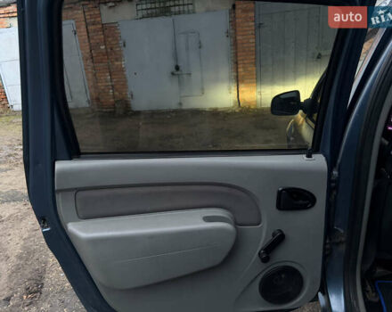 Синий Рено Логан МСВ, объемом двигателя 1.6 л и пробегом 196 тыс. км за 6300 $, фото 14 на Automoto.ua