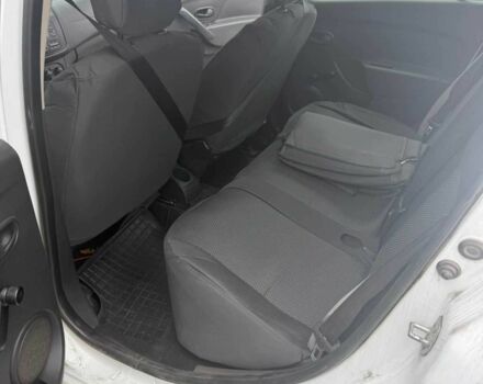 Белый Рено Логан, объемом двигателя 1.5 л и пробегом 320 тыс. км за 4500 $, фото 9 на Automoto.ua