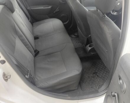 Белый Рено Логан, объемом двигателя 1.1 л и пробегом 280 тыс. км за 4000 $, фото 3 на Automoto.ua