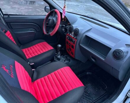 Білий Рено Логан, об'ємом двигуна 1.4 л та пробігом 300 тис. км за 1699 $, фото 13 на Automoto.ua