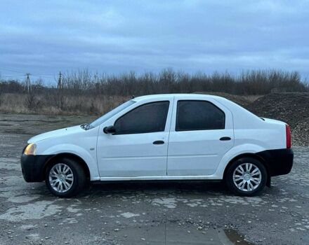 Білий Рено Логан, об'ємом двигуна 1.4 л та пробігом 300 тис. км за 1699 $, фото 1 на Automoto.ua