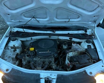 Білий Рено Логан, об'ємом двигуна 1.4 л та пробігом 300 тис. км за 1699 $, фото 14 на Automoto.ua