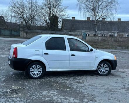 Білий Рено Логан, об'ємом двигуна 1.4 л та пробігом 300 тис. км за 1699 $, фото 6 на Automoto.ua