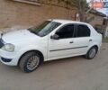 Белый Рено Логан, объемом двигателя 1.4 л и пробегом 300 тыс. км за 3500 $, фото 1 на Automoto.ua