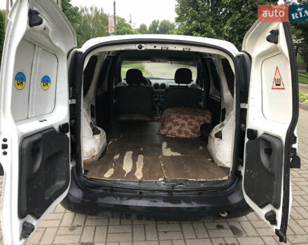Белый Рено Логан, объемом двигателя 1.6 л и пробегом 270 тыс. км за 3500 $, фото 10 на Automoto.ua