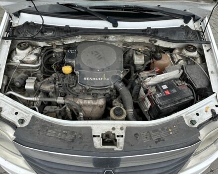 Білий Рено Логан, об'ємом двигуна 1.4 л та пробігом 387 тис. км за 2499 $, фото 15 на Automoto.ua