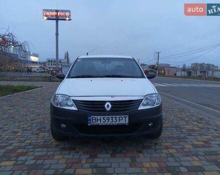 Белый Рено Логан, объемом двигателя 1.39 л и пробегом 170 тыс. км за 1999 $, фото 5 на Automoto.ua