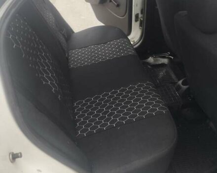 Белый Рено Логан, объемом двигателя 1.39 л и пробегом 280 тыс. км за 3500 $, фото 11 на Automoto.ua