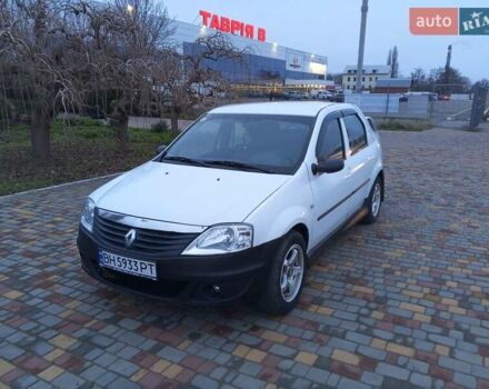 Белый Рено Логан, объемом двигателя 1.39 л и пробегом 170 тыс. км за 1999 $, фото 4 на Automoto.ua