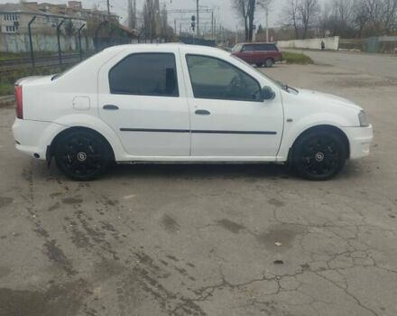 Белый Рено Логан, объемом двигателя 1.39 л и пробегом 280 тыс. км за 3500 $, фото 5 на Automoto.ua