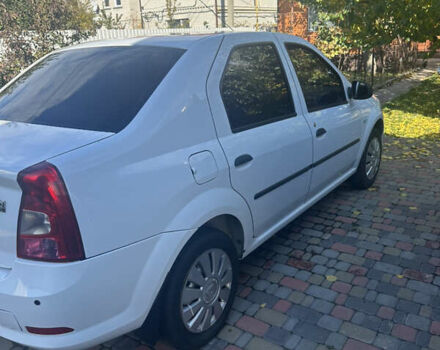 Рено Логан 2010 у Києві на Automoto.ua Білий Рено Логан, об'ємом двигуна 1.39 л та пробігом 187 тис. км за 3200 $, фото 6 на Automoto.ua