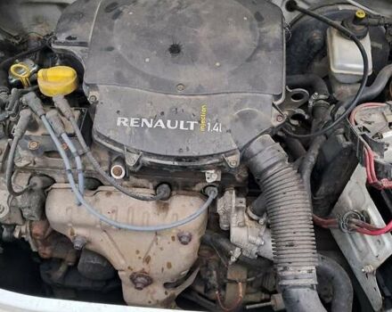 Білий Рено Логан, об'ємом двигуна 1.39 л та пробігом 173 тис. км за 3400 $, фото 7 на Automoto.ua