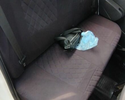 Белый Рено Логан, объемом двигателя 1.4 л и пробегом 670 тыс. км за 1750 $, фото 9 на Automoto.ua