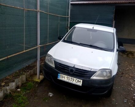Белый Рено Логан, объемом двигателя 1.4 л и пробегом 274 тыс. км за 2550 $, фото 2 на Automoto.ua