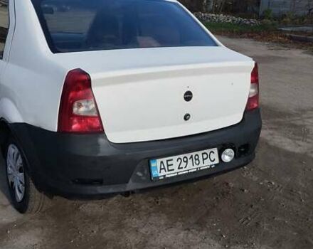 Білий Рено Логан, об'ємом двигуна 1.39 л та пробігом 670 тис. км за 1750 $, фото 5 на Automoto.ua