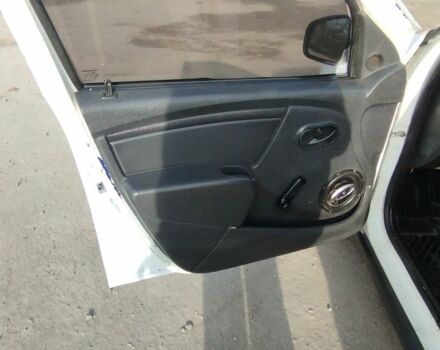 Белый Рено Логан, объемом двигателя 1.4 л и пробегом 670 тыс. км за 1750 $, фото 11 на Automoto.ua