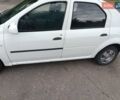 Белый Рено Логан, объемом двигателя 1.4 л и пробегом 246 тыс. км за 2400 $, фото 3 на Automoto.ua