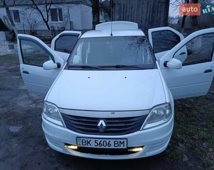 Белый Рено Логан, объемом двигателя 1.4 л и пробегом 118 тыс. км за 4500 $, фото 12 на Automoto.ua