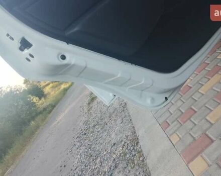 Белый Рено Логан, объемом двигателя 1.4 л и пробегом 333 тыс. км за 3900 $, фото 8 на Automoto.ua