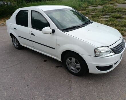 Белый Рено Логан, объемом двигателя 1.4 л и пробегом 246 тыс. км за 2500 $, фото 2 на Automoto.ua