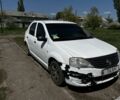 Белый Рено Логан, объемом двигателя 1.4 л и пробегом 350 тыс. км за 2500 $, фото 1 на Automoto.ua