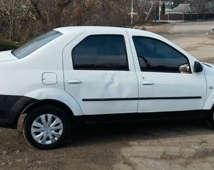 Білий Рено Логан, об'ємом двигуна 1.39 л та пробігом 670 тис. км за 1750 $, фото 4 на Automoto.ua