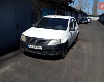 Белый Рено Логан, объемом двигателя 1.39 л и пробегом 345 тыс. км за 2200 $, фото 2 на Automoto.ua