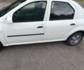 Белый Рено Логан, объемом двигателя 1.4 л и пробегом 246 тыс. км за 2500 $, фото 4 на Automoto.ua