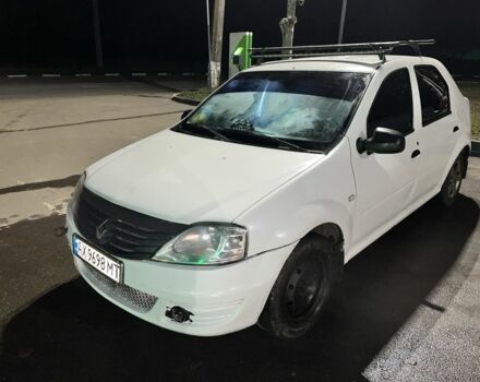 Белый Рено Логан, объемом двигателя 1.4 л и пробегом 2 тыс. км за 3500 $, фото 1 на Automoto.ua
