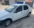Білий Рено Логан, об'ємом двигуна 1.39 л та пробігом 218 тис. км за 4200 $, фото 3 на Automoto.ua