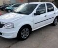 Білий Рено Логан, об'ємом двигуна 1.4 л та пробігом 300 тис. км за 3800 $, фото 1 на Automoto.ua