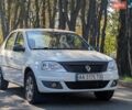 Білий Рено Логан, об'ємом двигуна 1.39 л та пробігом 450 тис. км за 3450 $, фото 2 на Automoto.ua