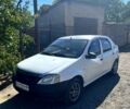 Белый Рено Логан, объемом двигателя 1.4 л и пробегом 350 тыс. км за 2700 $, фото 1 на Automoto.ua