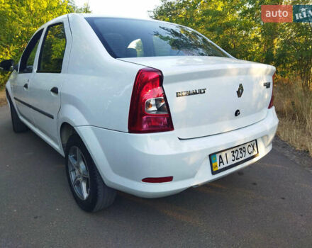Рено Логан 2011 в Одессе на Automoto.ua Белый Рено Логан, объемом двигателя 0 л и пробегом 220 тыс. км за 3700 $, фото 2 на Automoto.ua
