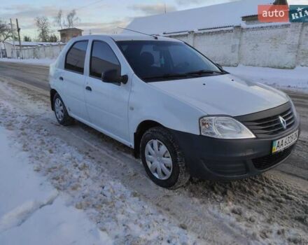 Білий Рено Логан, об'ємом двигуна 1.39 л та пробігом 260 тис. км за 3650 $, фото 3 на Automoto.ua