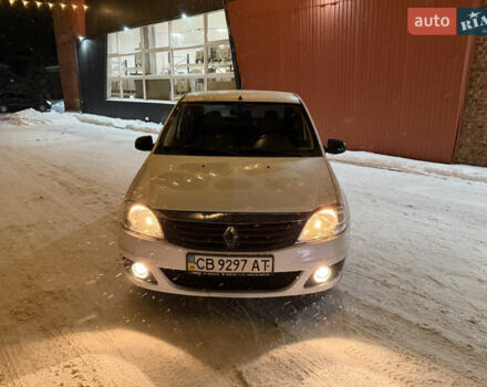 Білий Рено Логан, об'ємом двигуна 1.6 л та пробігом 199 тис. км за 3900 $, фото 1 на Automoto.ua