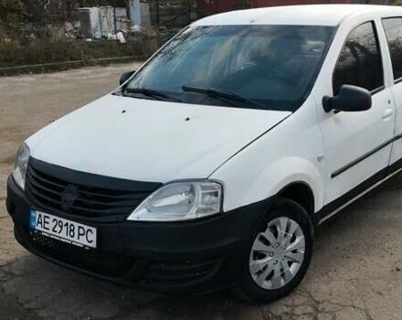 Білий Рено Логан, об'ємом двигуна 1.39 л та пробігом 670 тис. км за 1750 $, фото 1 на Automoto.ua