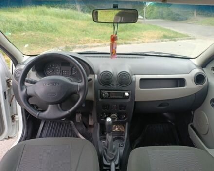 Белый Рено Логан, объемом двигателя 1.4 л и пробегом 246 тыс. км за 2500 $, фото 7 на Automoto.ua