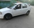Белый Рено Логан, объемом двигателя 1.4 л и пробегом 300 тыс. км за 3200 $, фото 1 на Automoto.ua